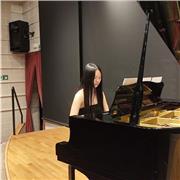 Soy pianista titulada, graduada en el Conservatorio de Reus. Ofrezco classes para todas aquellas personas que deseen iniciar.